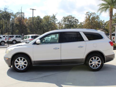 Used 2011 Buick Enclave CXL image 6
