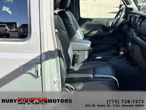Used 2020 Jeep Wrangler Unlimited Sahara image 26