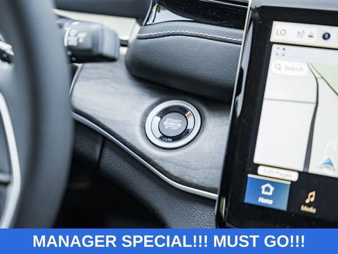 New 2024 Jeep Grand Cherokee Limited 4xe w/ Luxury Tech Group II image 24