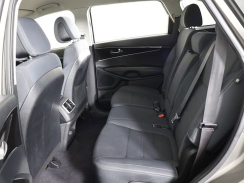 Used 2016 Kia Sorento L FWD image 27
