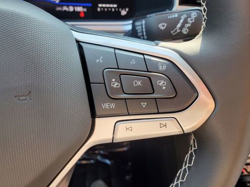 New 2025 Volkswagen Taos SE image 21