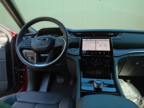 New 2025 Jeep Grand Cherokee L Limited w/ Luxury Tech Group II RWD image 20