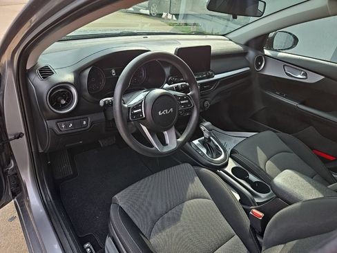 Used 2024 Kia Forte LXS w/ LXS Technology Package FWD image 31
