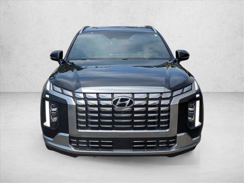 Used 2025 Hyundai Palisade Calligraphy FWD image 2
