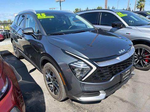 Certified 2025 Kia Sportage EX AWD/4WD image 5