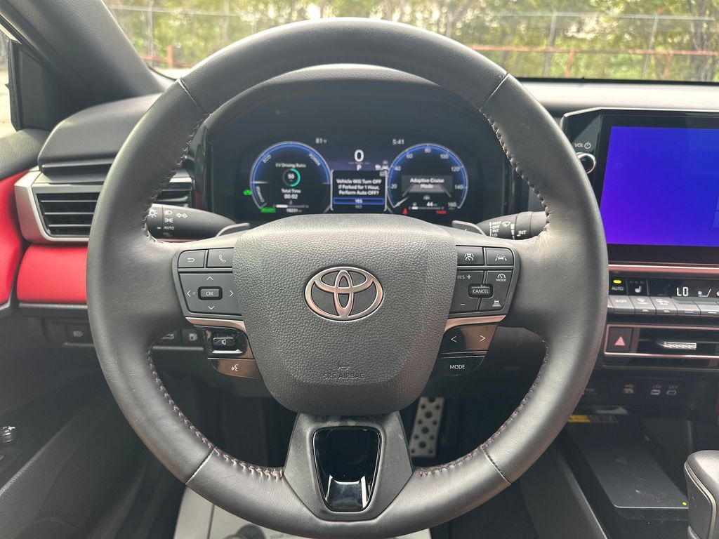 Used 2025 Toyota Camry XSE FWD image 11