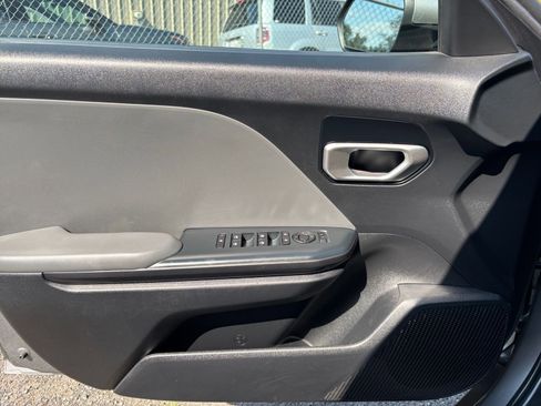 Used 2025 Kia K4 FWD image 18