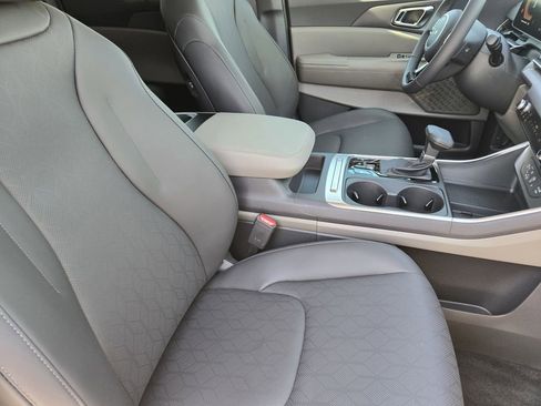 New 2026 Kia Carnival EX FWD image 11