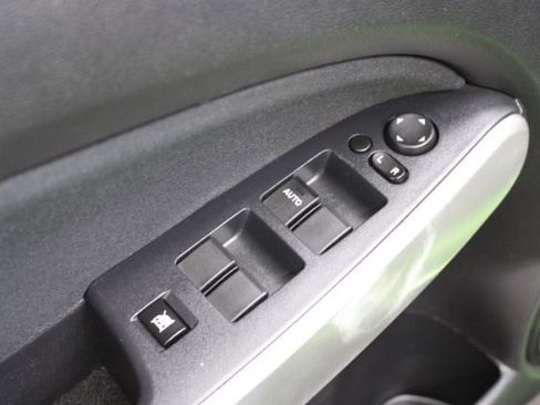 Used 2012 MAZDA MAZDA2 Touring FWD image 8