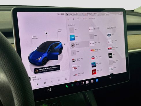 Used 2022 Tesla Model Y Performance AWD/4WD image 18