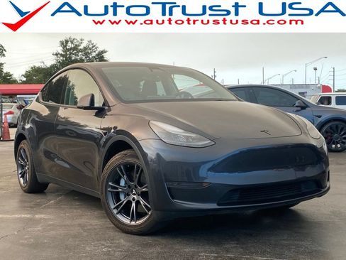 Used 2024 Tesla Model Y Long Range RWD image 1