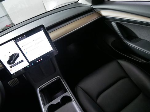 Used 2023 Tesla Model 3 Performance image 11