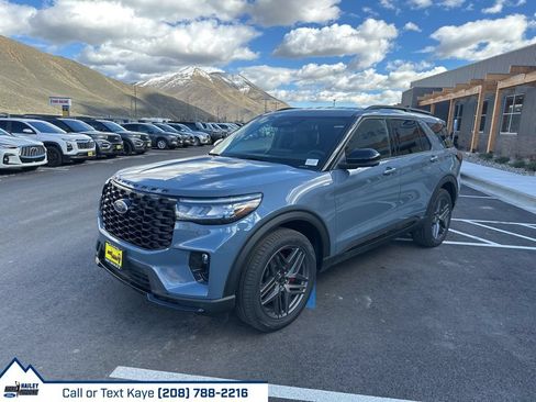 New 2026 Ford Explorer ST-Line w/ ST-Line Street Pack AWD/4WD image 2