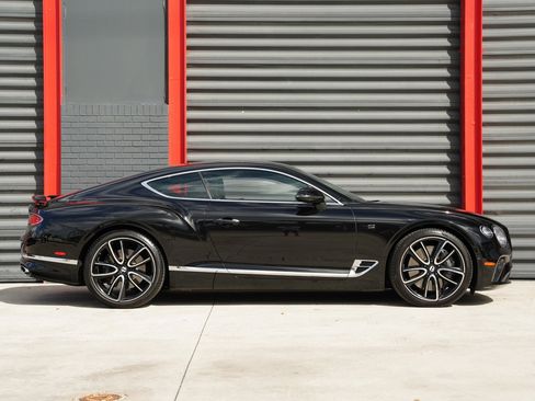 Used 2021 Bentley Continental GT image 12