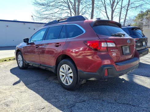 Used 2019 Subaru Outback 2.5i Premium image 3