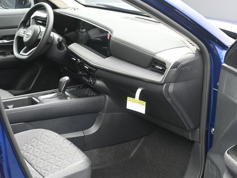 New 2026 Nissan Kicks SV AWD/4WD image 6