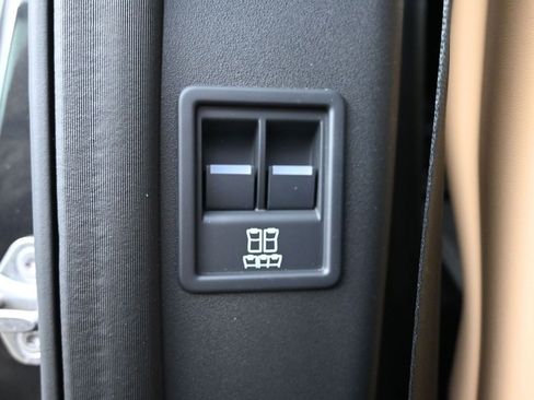 New 2026 Land Rover Discovery Limited Edition AWD/4WD image 14