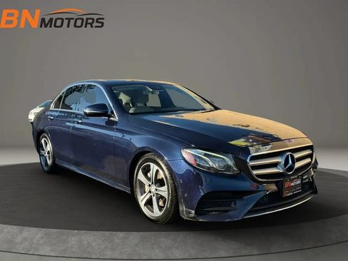 Used 2017 Mercedes-Benz E 300 4MATIC image 3