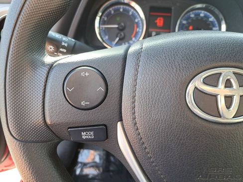 Used 2017 Toyota Corolla LE image 17