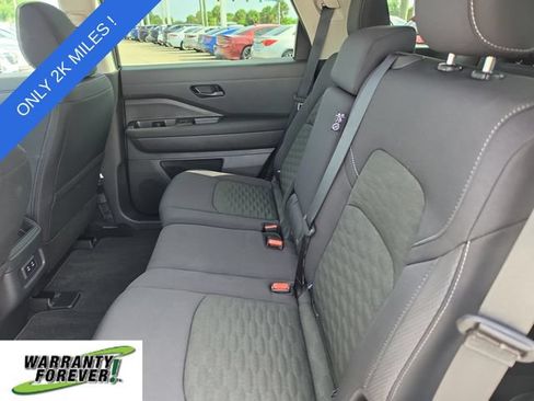 Used 2026 Nissan Pathfinder SV FWD image 12