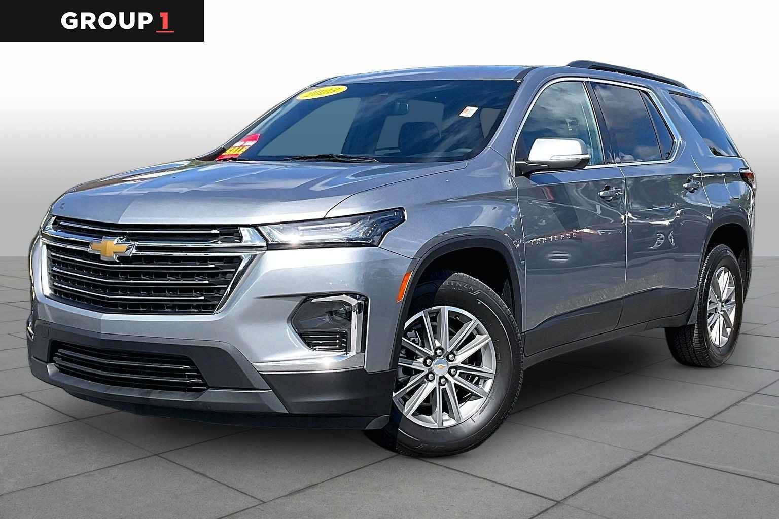Used 2023 Chevrolet Traverse LT FWD image 1