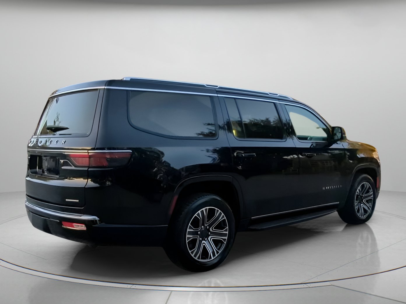Used 2024 Jeep Wagoneer Series II AWD/4WD image 28