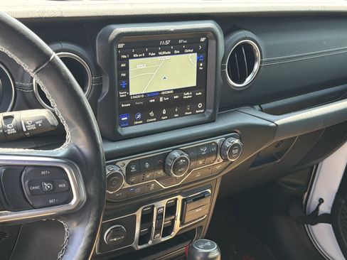 Used 2023 Jeep Wrangler Unlimited Sahara w/ Cold Weather Group AWD/4WD image 17