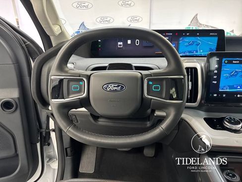 Certified 2025 Ford Expedition Active RWD image 18