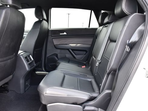Used 2021 Volkswagen Atlas Cross Sport SE w/ V6 Towing Package FWD image 25