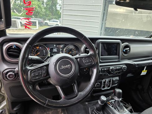 Used 2022 Jeep Wrangler Unlimited Sport AWD/4WD image 23