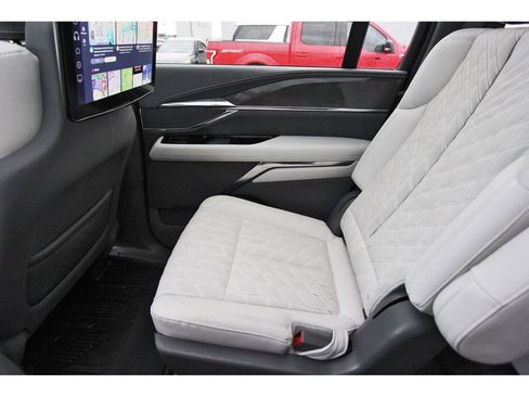 Used 2025 Cadillac Escalade IQ Sport 1 w/ Smart Trailering package image 12