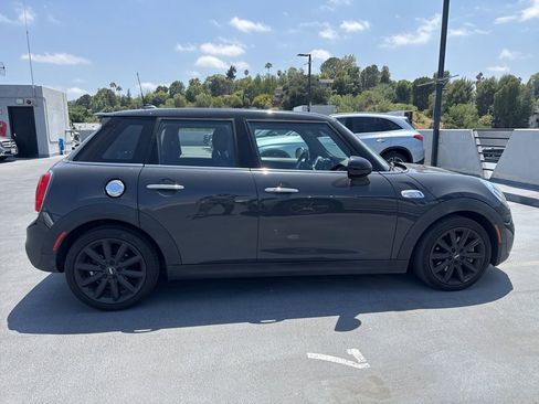 Used 2019 MINI Cooper S FWD image 4