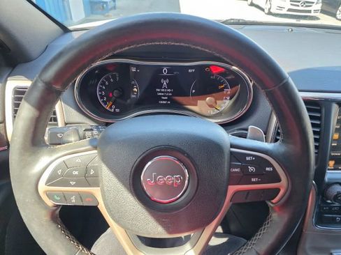 Used 2017 Jeep Grand Cherokee Limited image 15