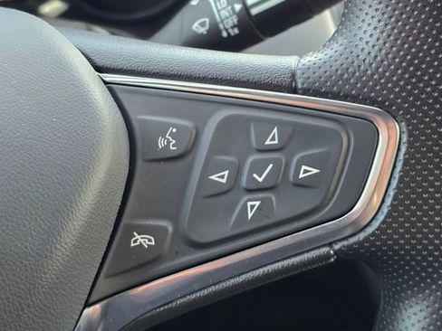 Used 2023 Chevrolet Equinox LT image 35