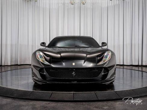 Used 2019 Ferrari 812 Superfast RWD image 2