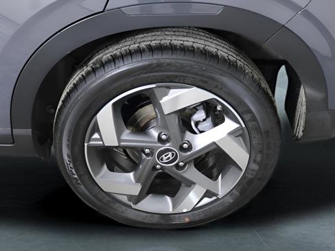 New 2025 Hyundai Venue Limited FWD image 11