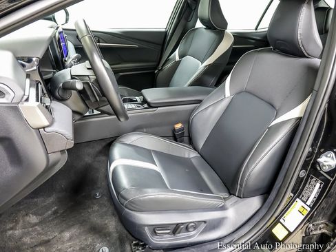 Used 2025 Toyota Camry SE image 9