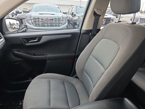 Used 2020 Ford Escape S image 19