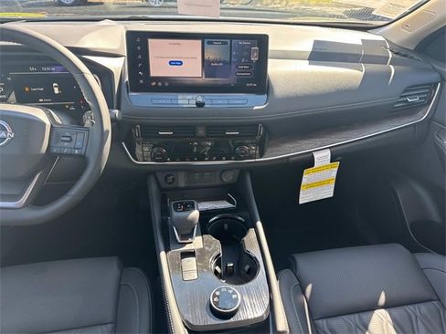 New 2026 Nissan Rogue Platinum image 19