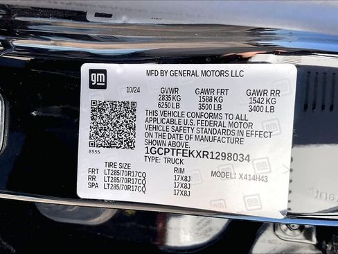 Used 2024 Chevrolet Colorado ZR2 w/ ZR2 Convenience Package III image 37