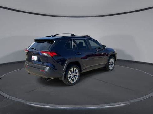 Used 2025 Toyota RAV4 XLE Premium image 8