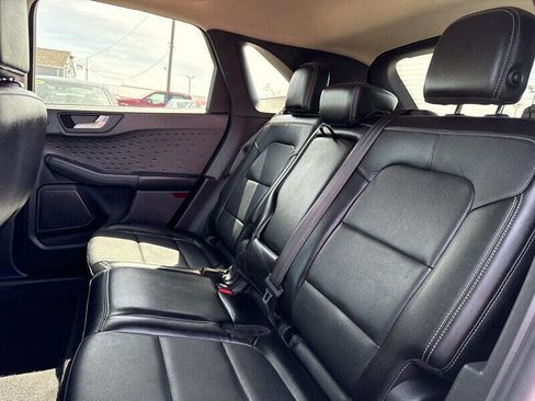 Used 2020 Ford Escape Titanium image 15