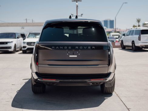 Used 2025 Land Rover Range Rover Autobiography AWD/4WD image 5