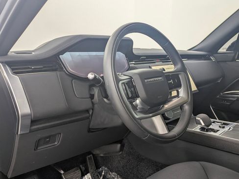 Used 2023 Land Rover Range Rover First Edition image 4