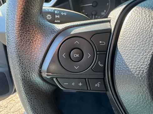 Used 2025 Toyota Corolla LE image 24
