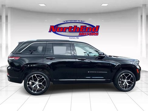 Used 2023 Jeep Grand Cherokee Summit AWD/4WD image 8