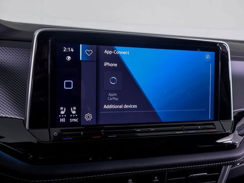 Used 2024 Volkswagen Atlas Cross Sport SEL Premium R-Line image 17