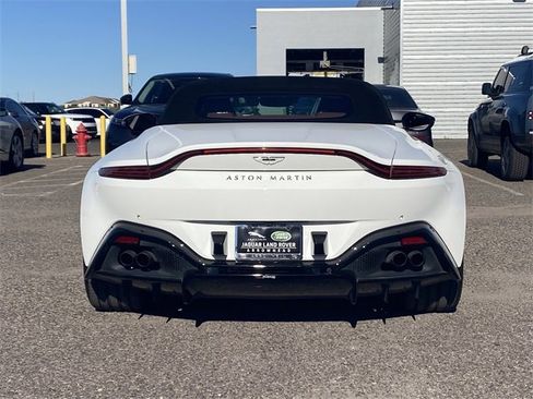Used 2022 Aston Martin V8 Vantage Roadster image 24