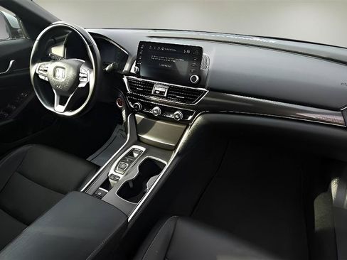 Used 2018 Honda Accord Sport image 32