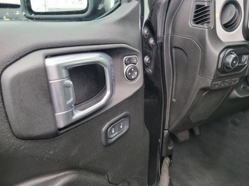 Used 2024 Jeep Wrangler Sport S image 7